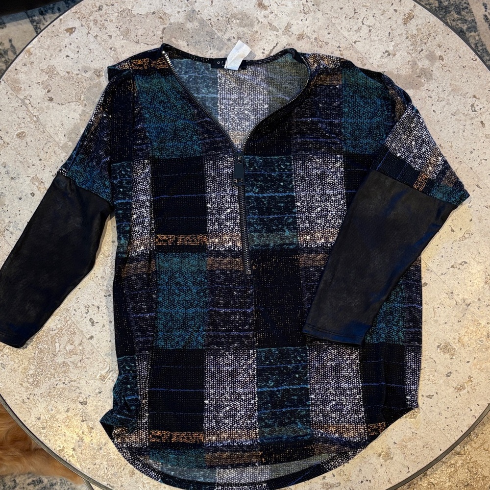 Ariella Black & Teal Zip-Front Long Sleeve Knit Top